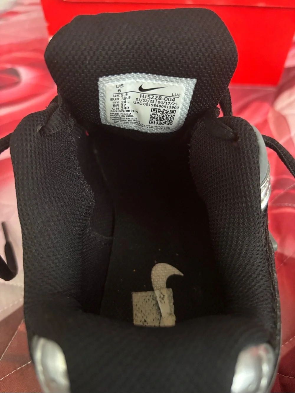 Nike Black and Silver Athletic Running Sneakers